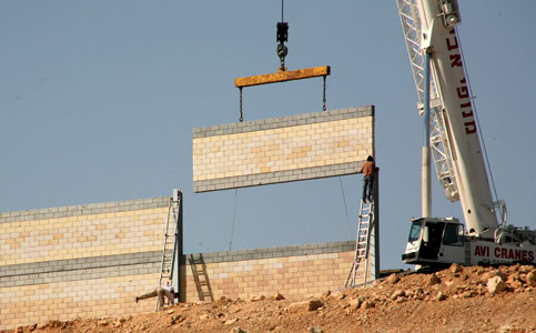 070330-al-khader-wall.jpg