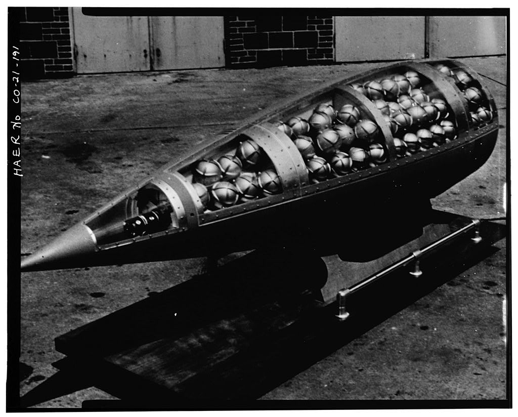 Demonstration_cluster_bomb.jpg